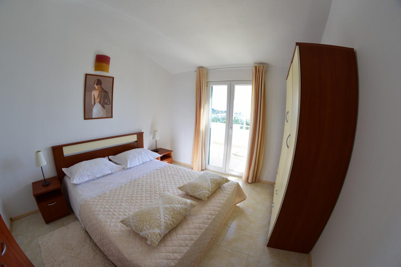 Apartment Ivica Drvenik Mali Extérieur photo